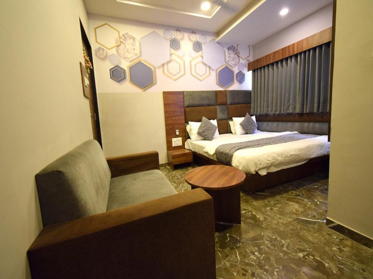 Hotel Lake Palace Αχμπανταμπάντ Εξωτερικό φωτογραφία